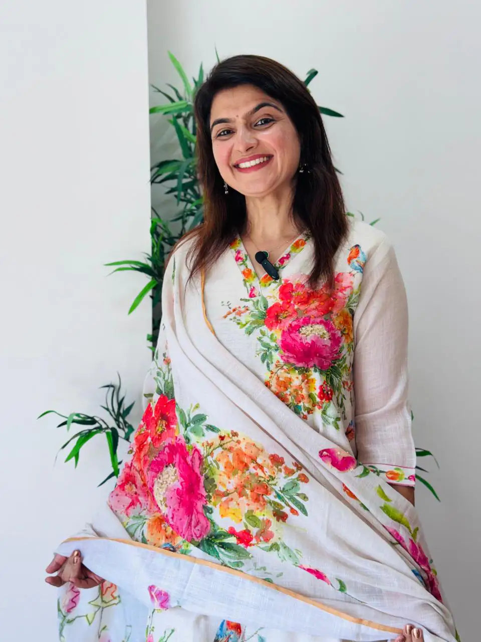 Ivory Linen Kurti Pant With Dupatta Set